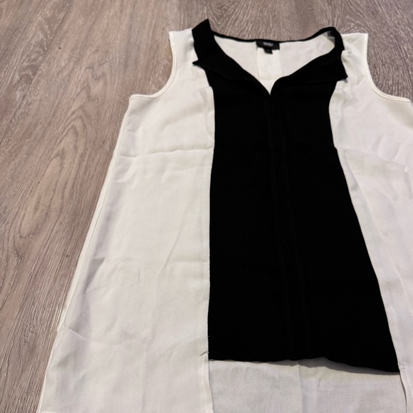 Mossimo โข Silky Tank Top Blouse โข Size XS โข Black and White - Picture 4 of 9